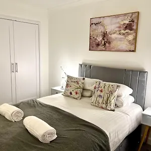 Kiwi Tree Serviced Apartment